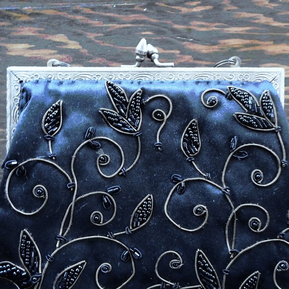 Shakeel's Concepts Vintage Black /Fabric Beaded Evening - Picture 2 of 5